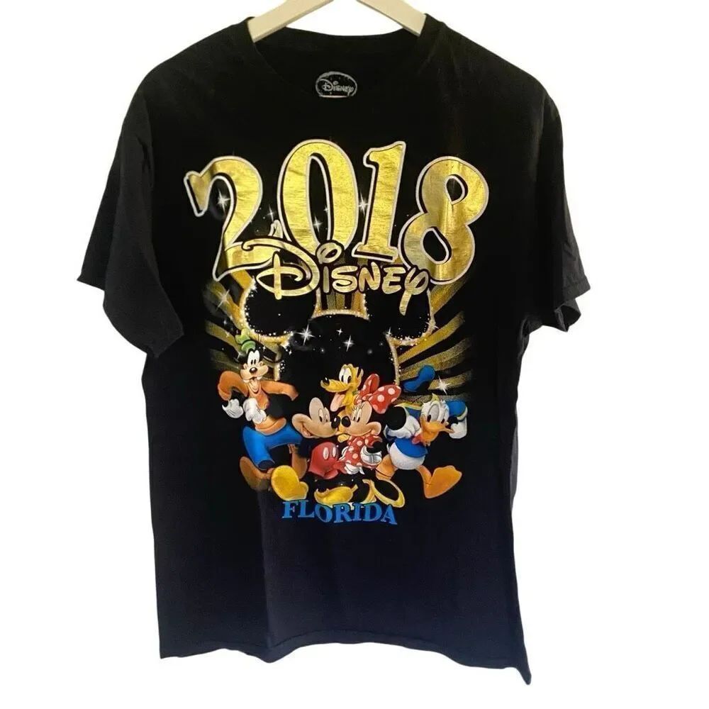 Disney medium 2018 short sleeveโgraphic T-shirt, black gold